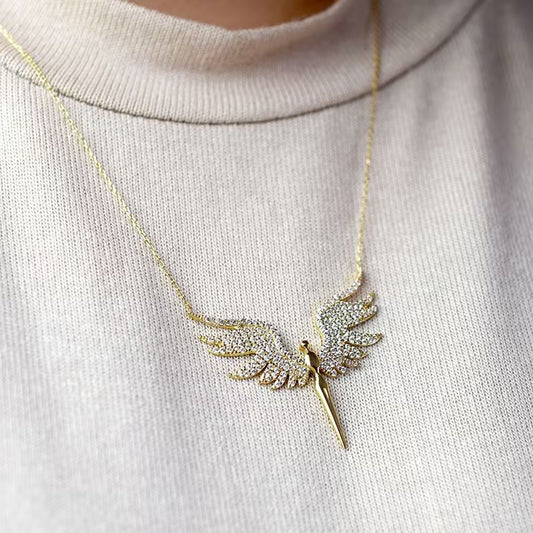 "Angel’s Aura" - Zirkon Taşlı Premium Kolye